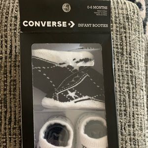 Baby converse 0-6 months NIB